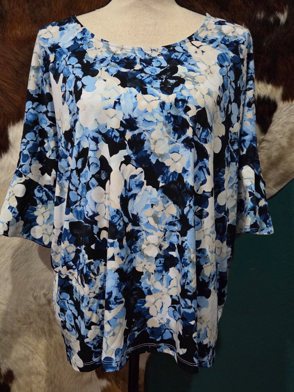 Alfani Blue and White Floral Scoop Neck Blouse